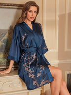 Kimono de nuit en satin Bleu Marine Fleuri