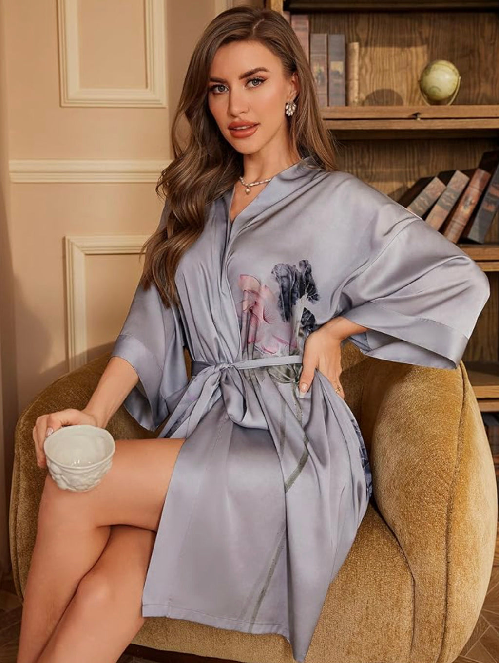 Kimono de nuit en satin Gris Fleuri