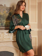 Kimono de nuit en satin Vert Militaire Fleuri
