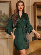 Kimono de nuit en satin Vert Militaire Fleuri