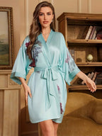 Kimono de nuit en satin Bleu Clair Fleuri