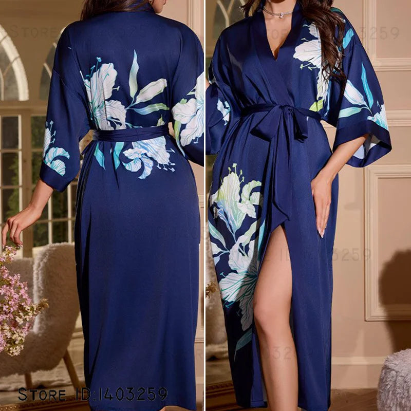 Robe longue en satin bleu floral
