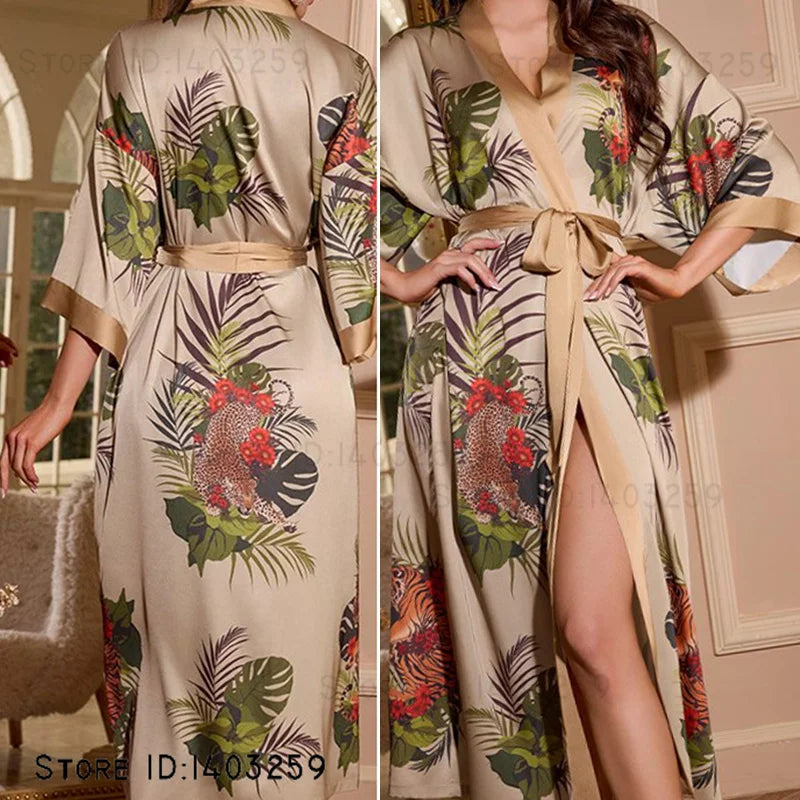 Robe longue en satin beige exotique