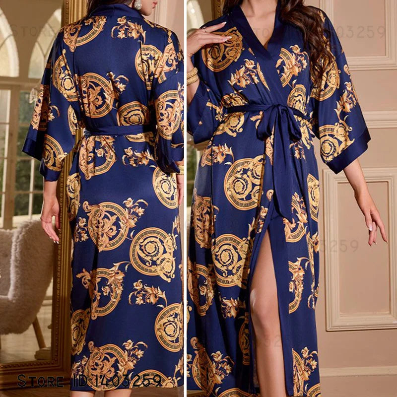 Robe longue en satin bleu abstrait
