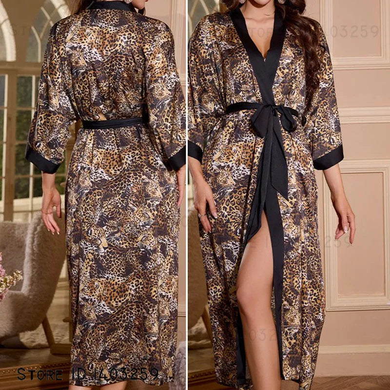 Robe longue en satin Léopard